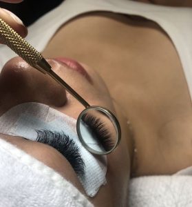 تساقط الرموش