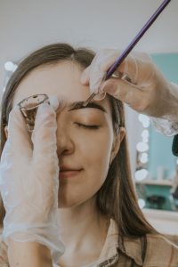 صيحات ترتيب الحواجب